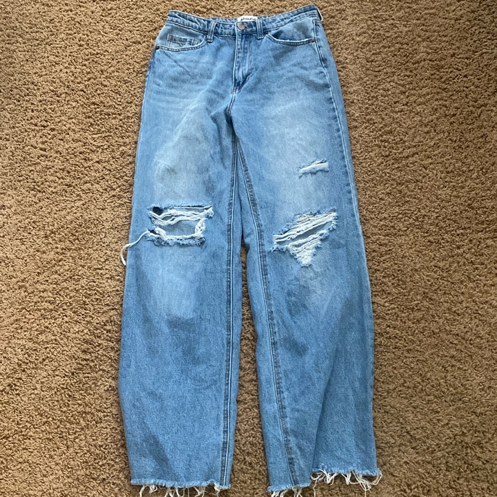 3/15 womens 27” abound jeans